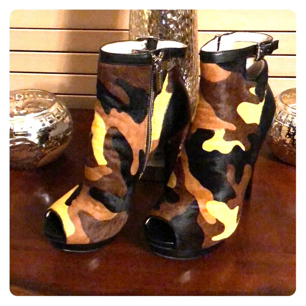 Michael Kors Peep Toe Camouflage Boots